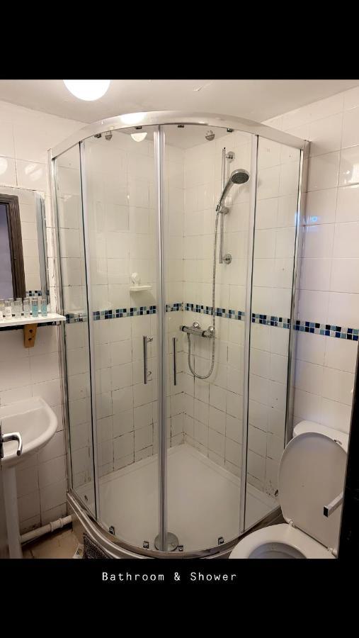 2 Bedroom Double Bed In East Londyn Zewnętrze zdjęcie
