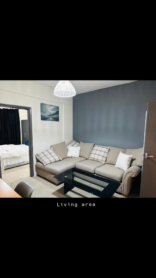 2 Bedroom Double Bed In East Londyn Zewnętrze zdjęcie